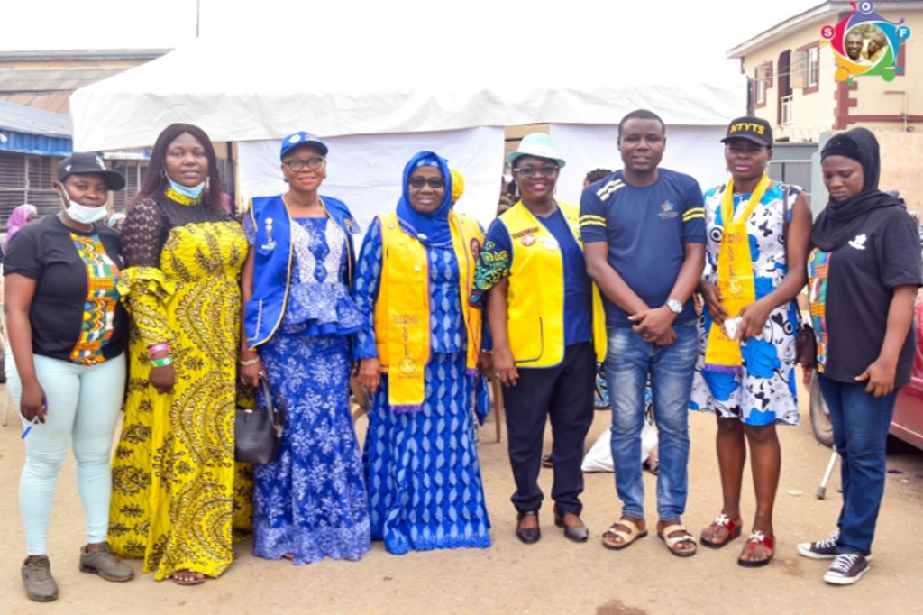 Presentation from Lions Club (Ilupeju Chapter) on World Diabetics Day
